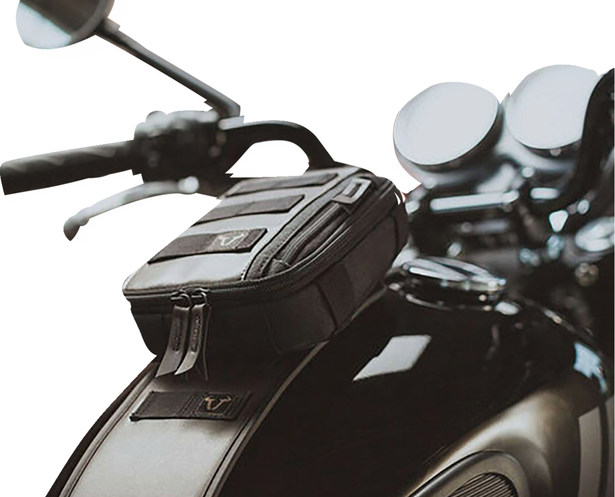 Legend Gear Tank Strap System - with LA1 Accessory Bag - BMW \'14-\'23 2014 - 2023