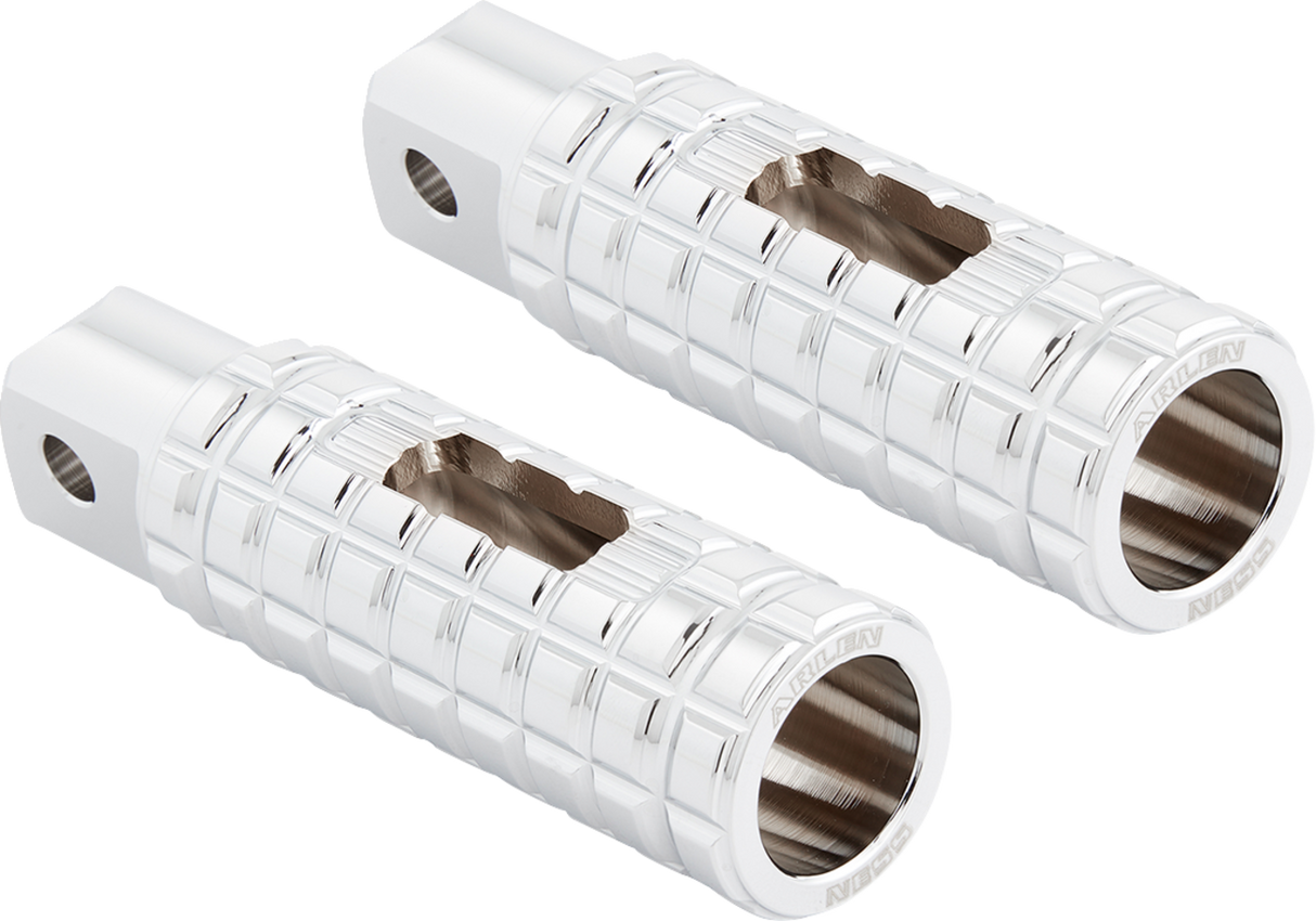 Footpegs - Passenger - Chrome 2018 - 2022