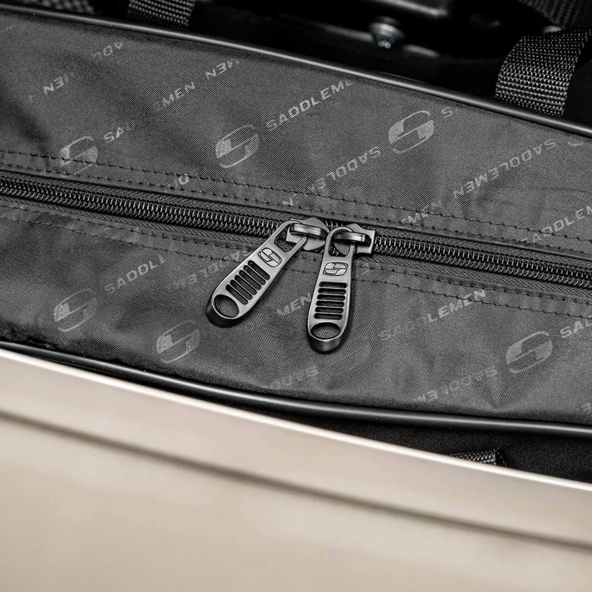 Saddlebag Liners - FXLRST 2022 - 2024