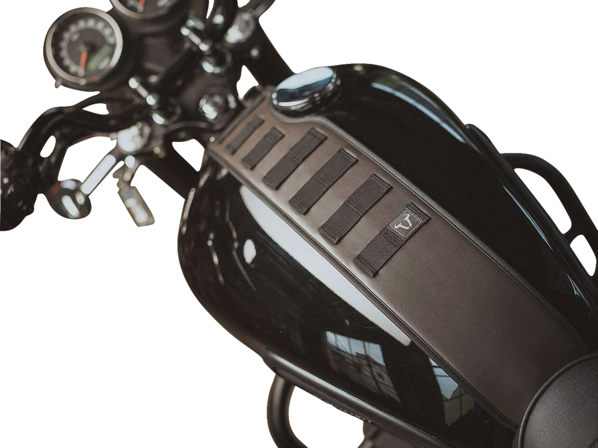 Legend Gear Tank Strap System - with LA3 Smartphone Bag - Triumph 2004 - 2016