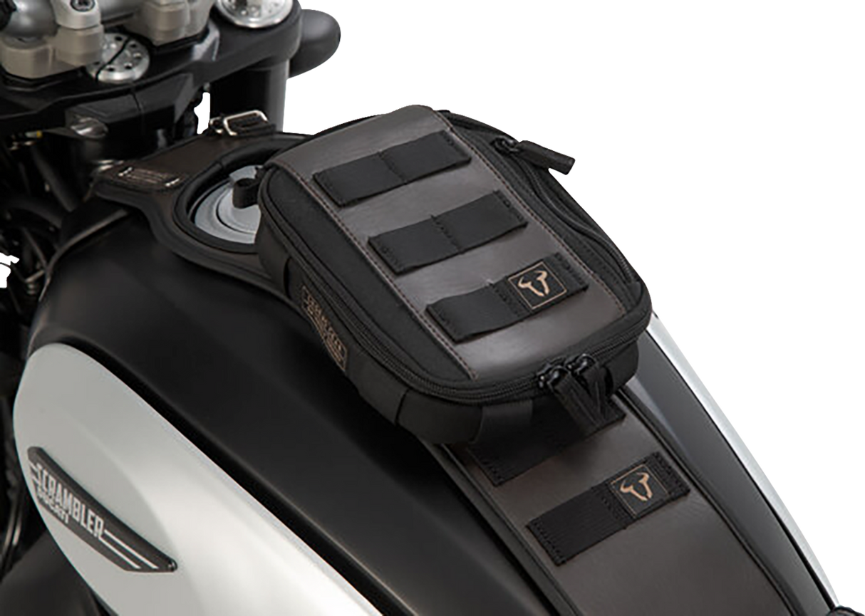 Legend Gear Tank Strap System - with LA2 Accessory Bag - Triumph \'04-\'16 2004 - 2016