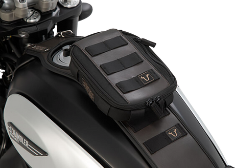 Legend Gear Tank Strap System - with LA2 Accessory Bag - Triumph \'04-\'16 2004 - 2016