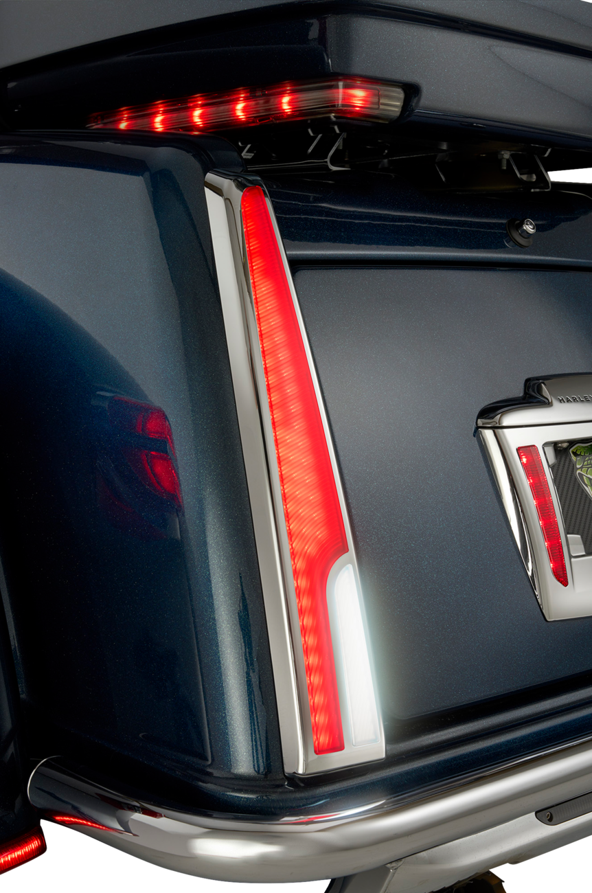 LED Taillight - Red Lens - Chrome - Tri Glide 2014 - 2023