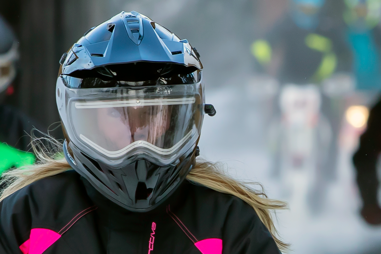 Range Snow Helmet - Electric - Black - Medium