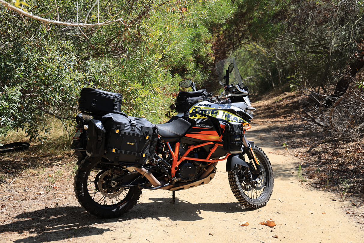 Trails End Adventure Saddlebags - Black