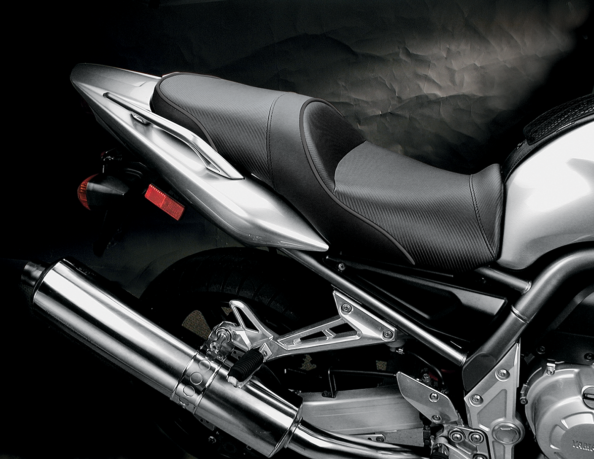 World Sport™ Performance Seat - Black - Carbon FX - FZ1 \'01-\'05 2001 - 2005