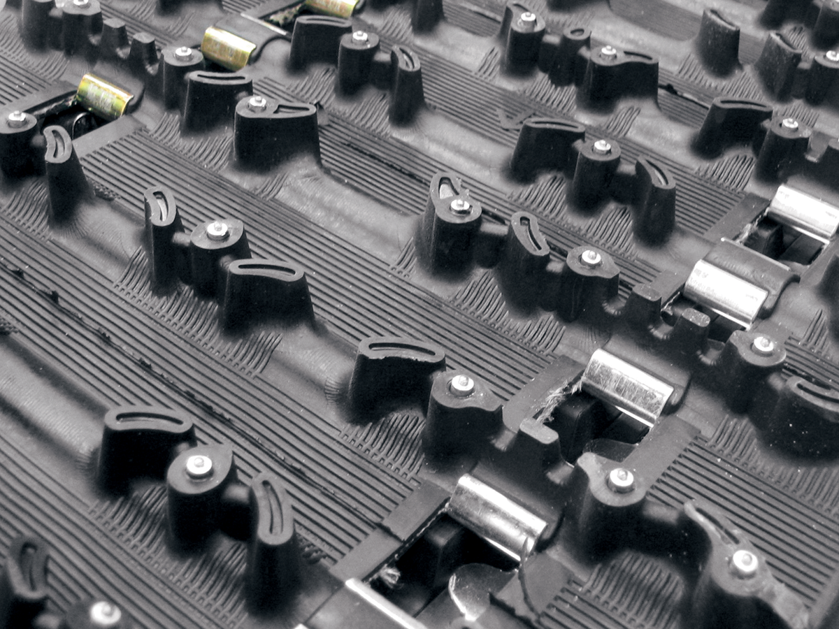 ICE ATTAK Track - 15\"x121\" 1977 - 2020