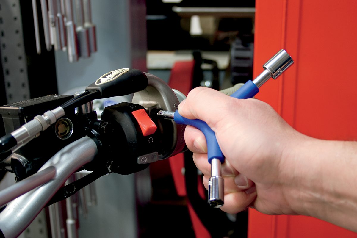 Wrench - Y-Drive - Socket - Hex 2011 - 2020