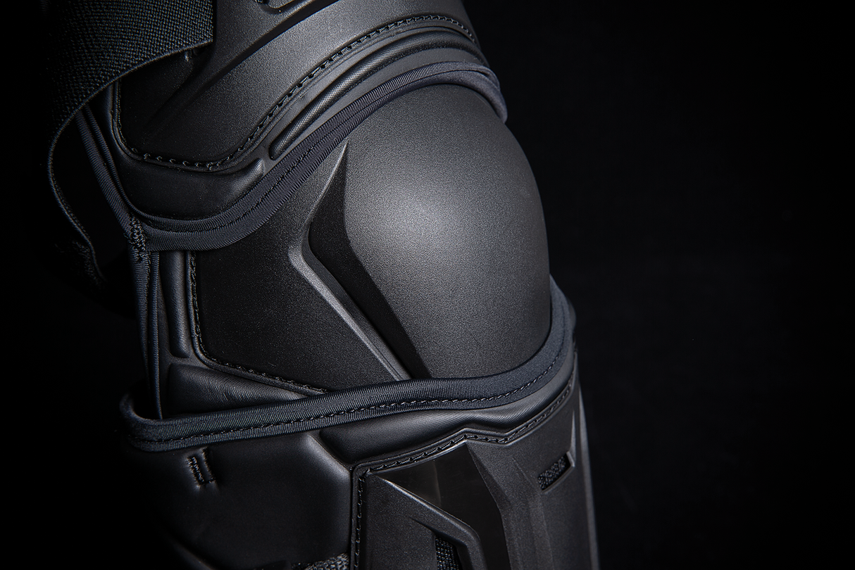 Field Armor 3™ Knees - Black - S/M